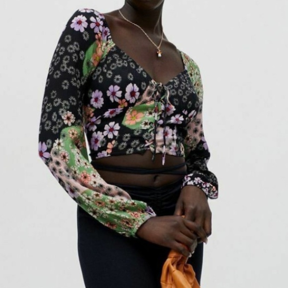 UO Myra Lace-Up Cropped Top Urban Outfitters Printed Floral Smocked